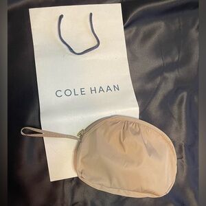 Cole Haan Signature Cream Color Zip Makeup Bag Wristlet Purse w/shopping bag